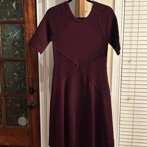 Vince Camuto sexy sweater dress sz M maroon thick warm slimming textured 🔥Xmas
